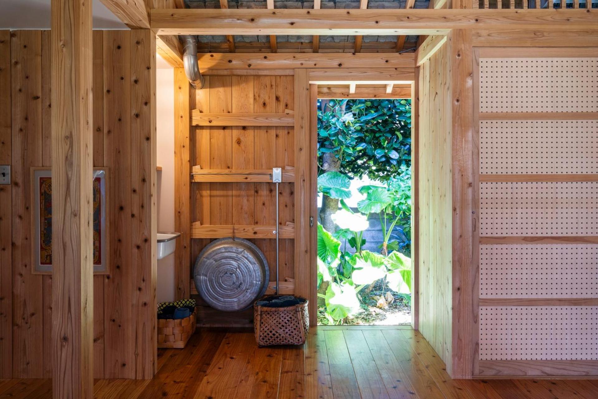 フクギに囲まれた家 さばんぎ沖縄古民家 Savangi Okinawan Designed Folk House 今帰仁村 エクステリア 写真
