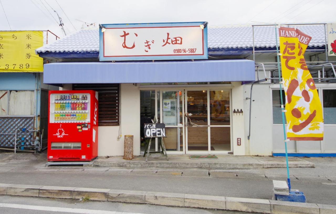 フクギに囲まれた家 さばんぎ沖縄古民家 Savangi Okinawan Designed Folk House 今帰仁村 エクステリア 写真